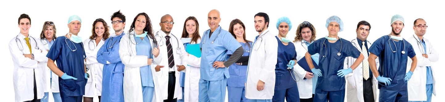Un groupe de professionnels de la santé : médecins, dentistes, infirmiers